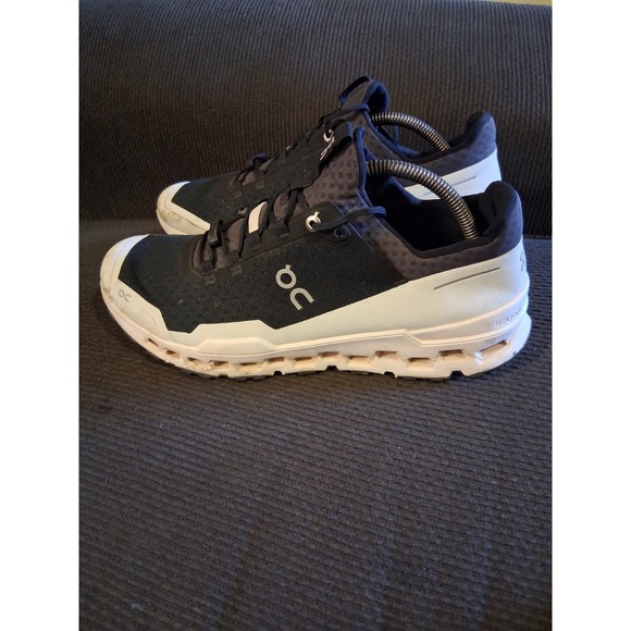 On‎ CloudUltraMen's Trail Shoe – Black/White Size 11